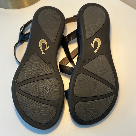 Women's Olukai Black Strappy Sandals - Picture 6 of 6